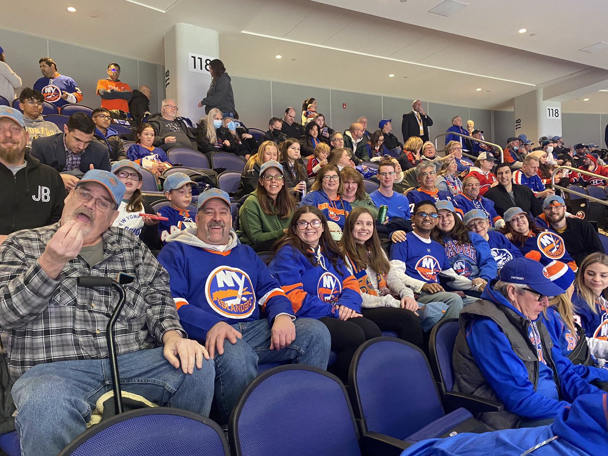 Thefeistynugget's tweet image. Had a great night with some great people celebrating my dad’s life on Bossy night! #nyisles