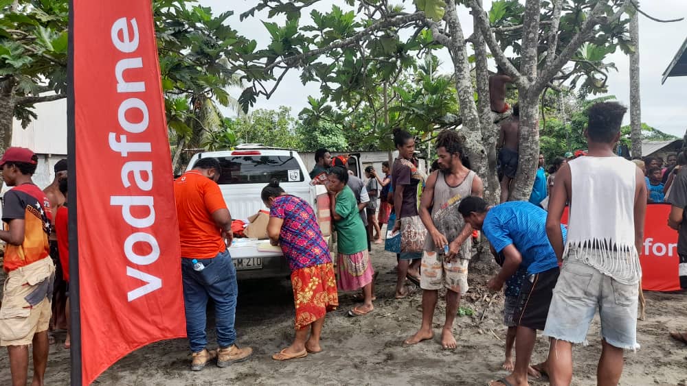 Vodafone_PNG's tweet photo. Keep an eye out for our teams in various locations around the country doing #FREESimRegistrations and #Konekting you to the newest network in PNG 🤩 

#MakeTheSwitch #ConnectingTheUnconnected #VodafonePNG #TogetherWeCan https://t.co/BmP4yn72Pp