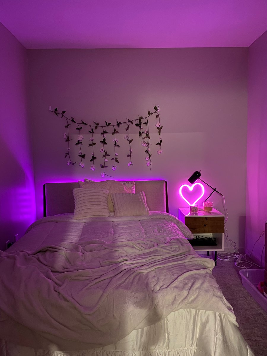 crybbgrl98's tweet photo. my bedroom is giving cunt https://t.co/Uc8QD68Smu