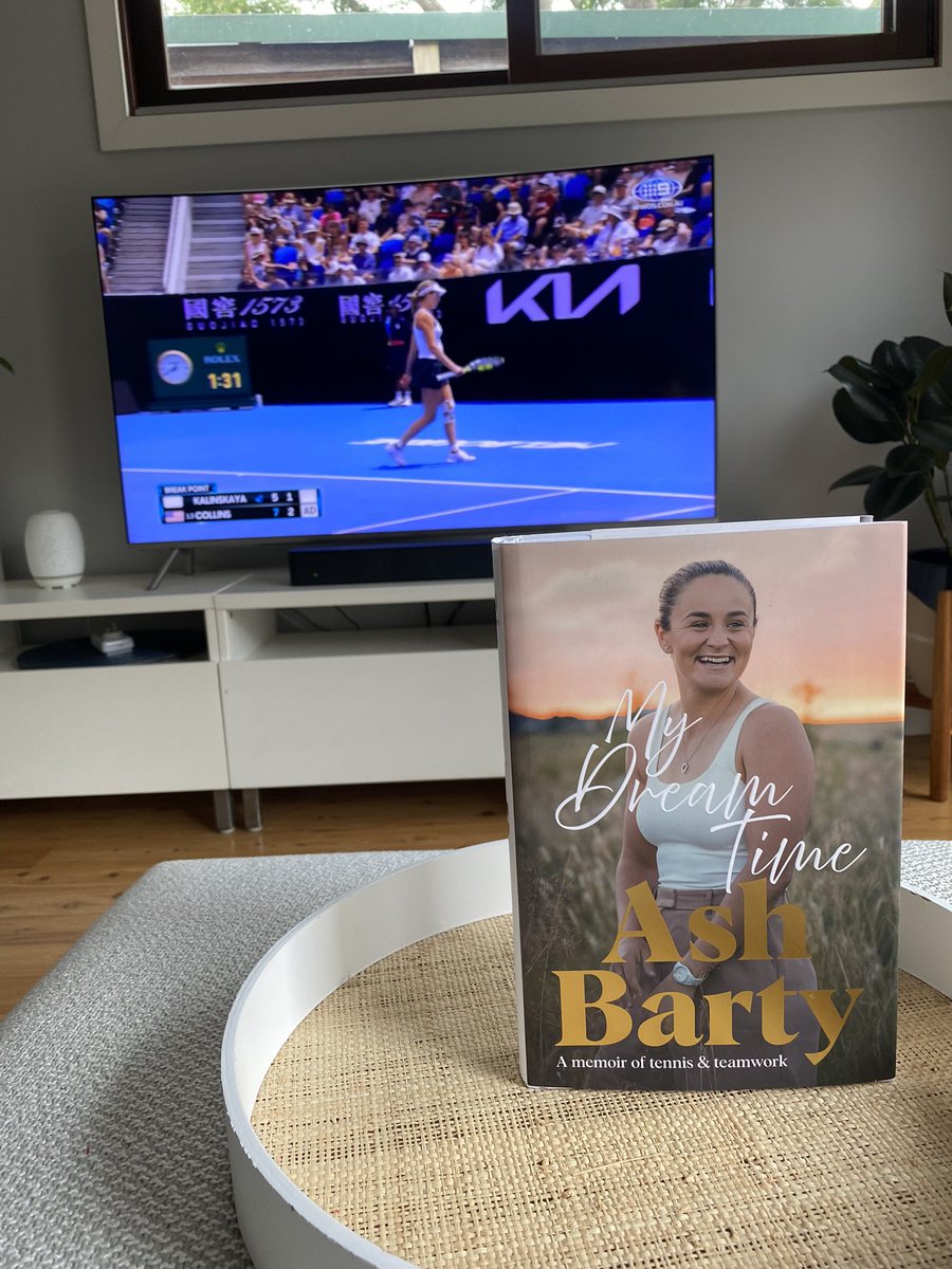 markagilham's tweet photo. I just love summertime in Australia. @AustralianOpen is on, and a fabulous book to read during breaks. #AusOpen #AustralianOpen #Ashbarty 🎾 https://t.co/AxNF8vrWUG