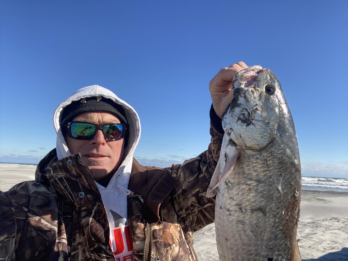 DougIlling's tweet photo. Salt life in the winter time… duck hunting - oystering- black-red drum fishing ..good friends…. blessed…#realsaltlife #seewhatsoutthere https://t.co/ubDm039tXq