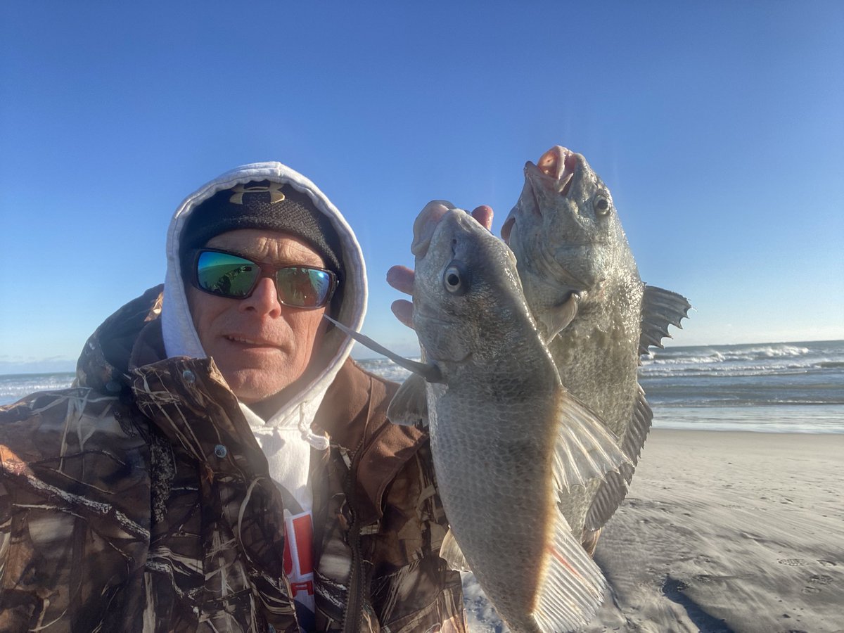 DougIlling's tweet photo. Salt life in the winter time… duck hunting - oystering- black-red drum fishing ..good friends…. blessed…#realsaltlife #seewhatsoutthere https://t.co/ubDm039tXq