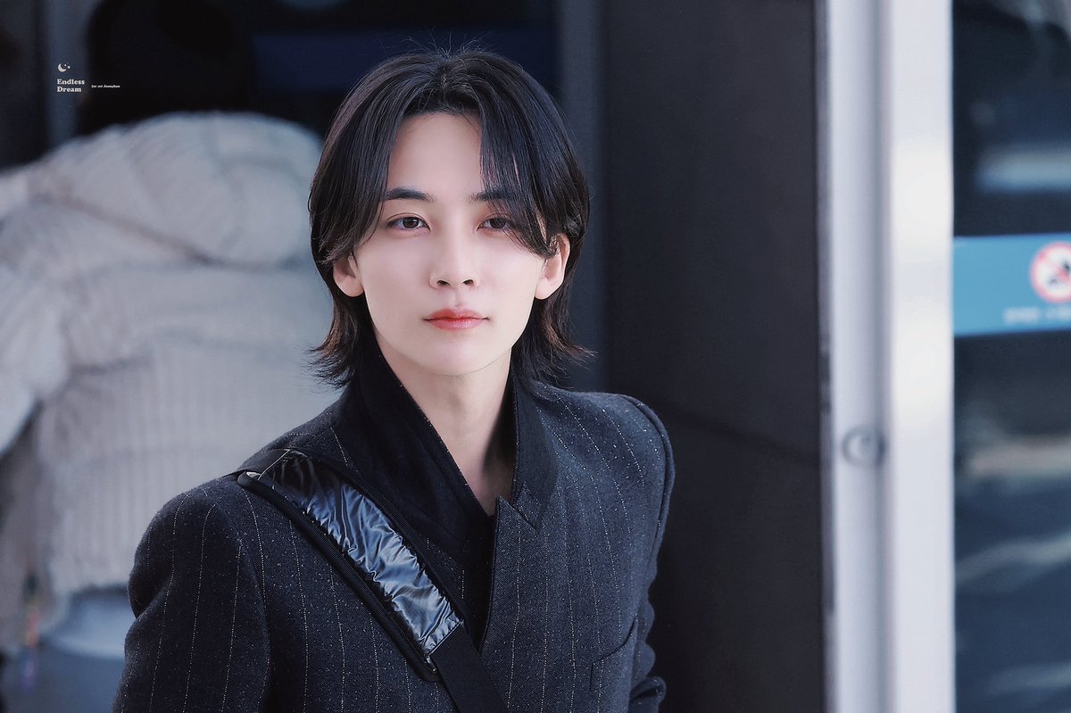 nuesvtgemini's tweet photo. saint laurent invited the yoon jeonghan is just makes sense as jeonghan is truly living the heavenly, "saint" image https://t.co/aId59gmHLJ