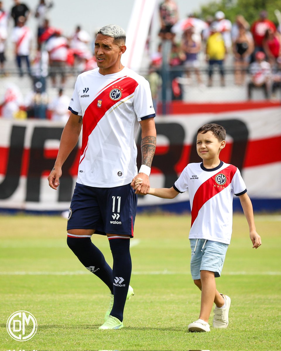 CCDMunicipal's tweet photo. 𝑷𝒓𝒆𝒔𝒆𝒏𝒕𝒂𝒄𝒊𝒐́𝒏 𝒅𝒆 𝒏𝒖𝒆𝒔𝒕𝒓𝒐𝒔 𝑬𝒅𝒊𝒍𝒆𝒔 🤍❤️
📸 Postales de la presentación de nuestro equipo en la #TardeEdil ⚪️🔴
¡Franja, mi buen amigo, esta campaña volveremos a estar contigo! ⚪️🔴
#EchaMuni
#FranjaEdil
#Muni2023 https://t.co/94tOD87nWG