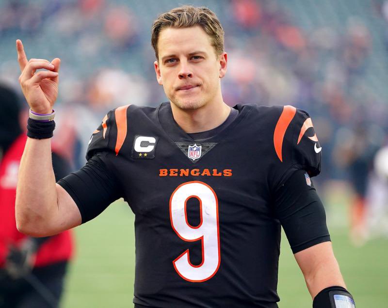 cadlymack's tweet photo. Just watching this bengals game for the plot https://t.co/Dt7UzyK1xD