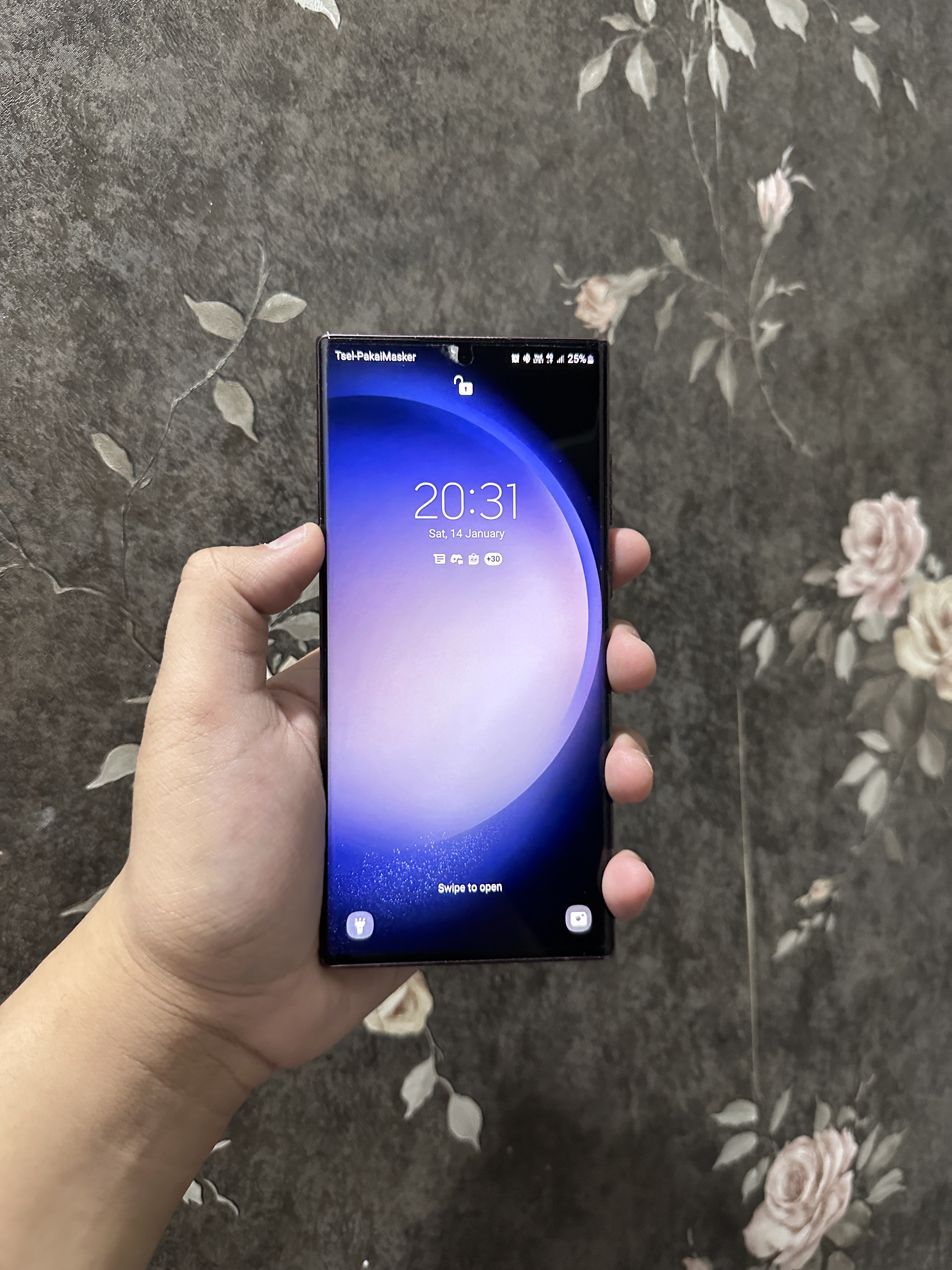 Galaxy S23 series wallpaper - Khám phá loạt hình nền Galaxy S23 đặc sắc với các thiết kế hấp dẫn, từ phong cách trừu tượng đến hiện đại và hoàn toàn mới. Tận hưởng trải nghiệm tuyệt vời với những bức hình nền này trên màn hình điện thoại của bạn.