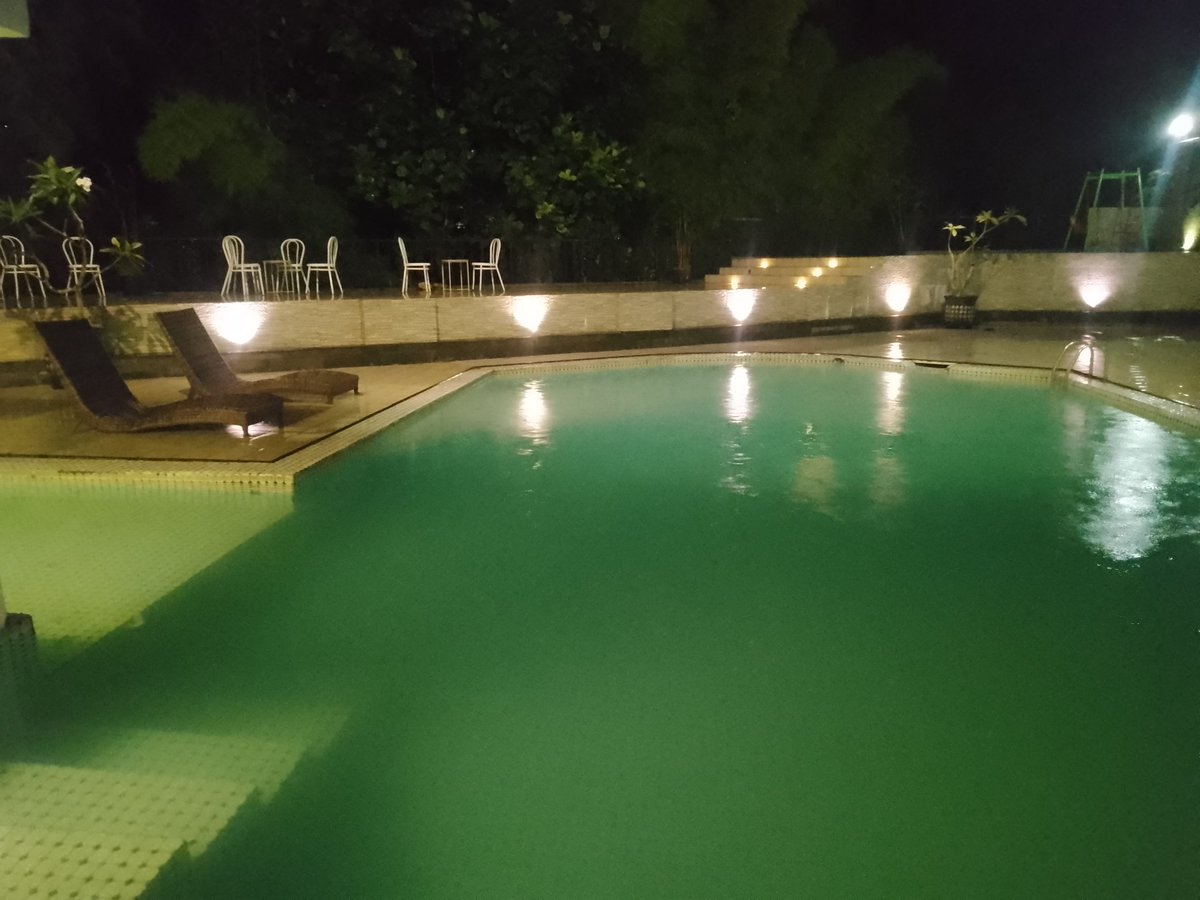 ina42_'s tweet photo. which other favors do you deny? #nightview #hotel #dsalvatoreartandboutiquehotel
#Jogja ♥️ https://t.co/y4XsSVbsUf