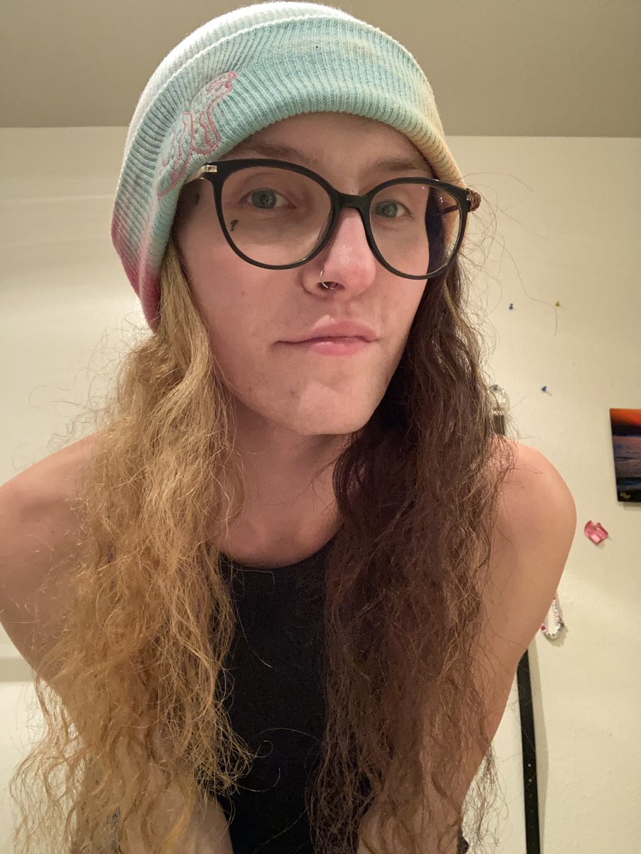 effytheclueless's tweet photo. Can I be your messy-haired catboy gf? https://t.co/SLgQ6fSCt2