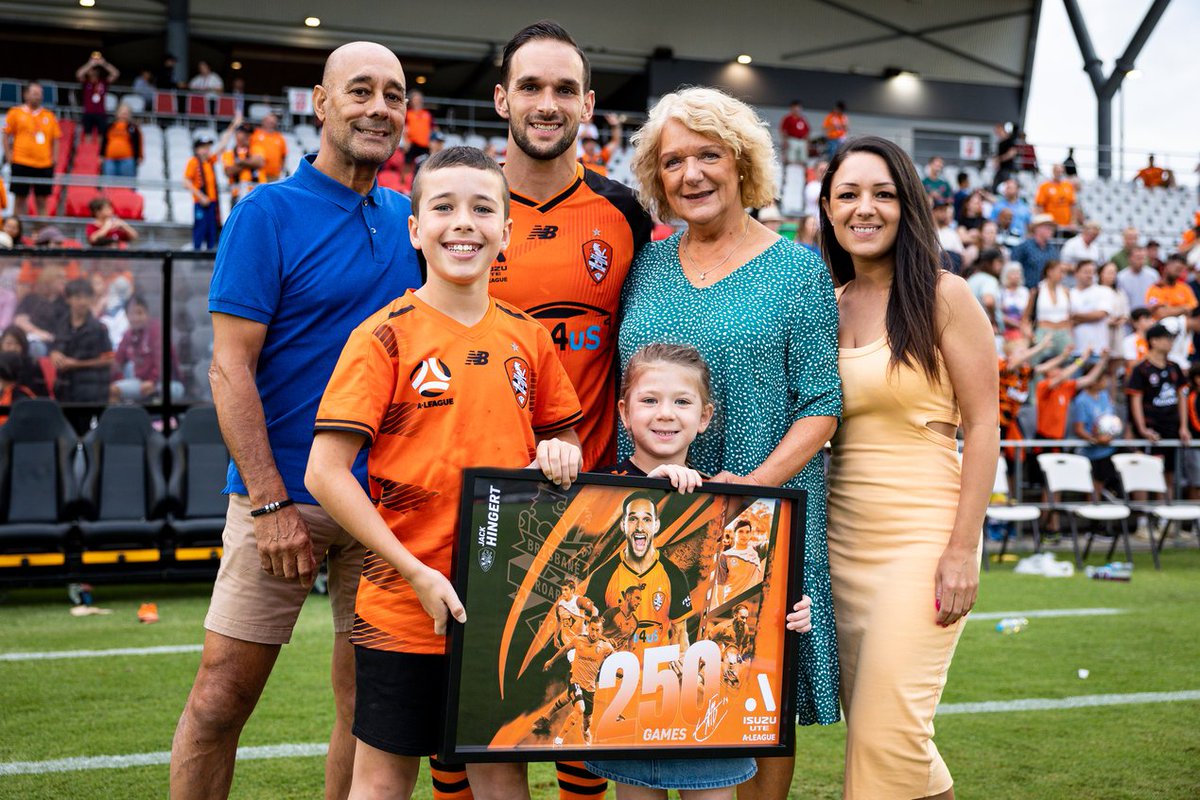 brisbaneroar's tweet image. Celebrating match 2️⃣5️⃣0️⃣ with family 🥰

It was a very special moment for @hingert19 on Saturday

@aleaguemen