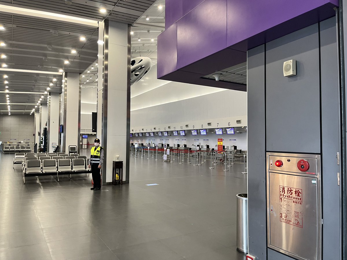 MtchLe's tweet image. Más aeropuertos como este, literal vacío