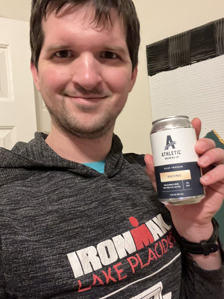 TransitiveProps's tweet image. How do you know when you should be giving Dry January a try? When there is a non-alcoholic brew with the same name as you! Makes training for races that much sweeter. #GiveDryATry