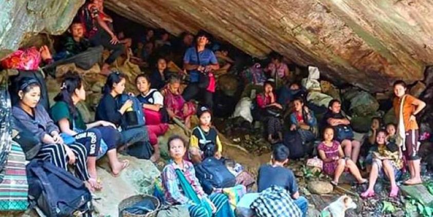bnionline1's tweet photo. NGO highlights war crimes as Myanmar air attacks kill and injure children in Karen State

The KWO reports that on 12 January, the Burmese military carried out two airstrikes on civilian villages in Mutraw (Papun) District, Kawthoolei (Karen State), inside Burma, attacks https://t.co/A69sklvvpk