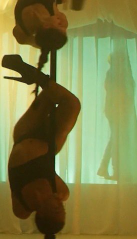 Pusti mi, da sem in pusti sebi, da si takšna. Pusti, da se sama srečava. #newvideo #lubezen youtu.be/Jk_F6nY8VS0