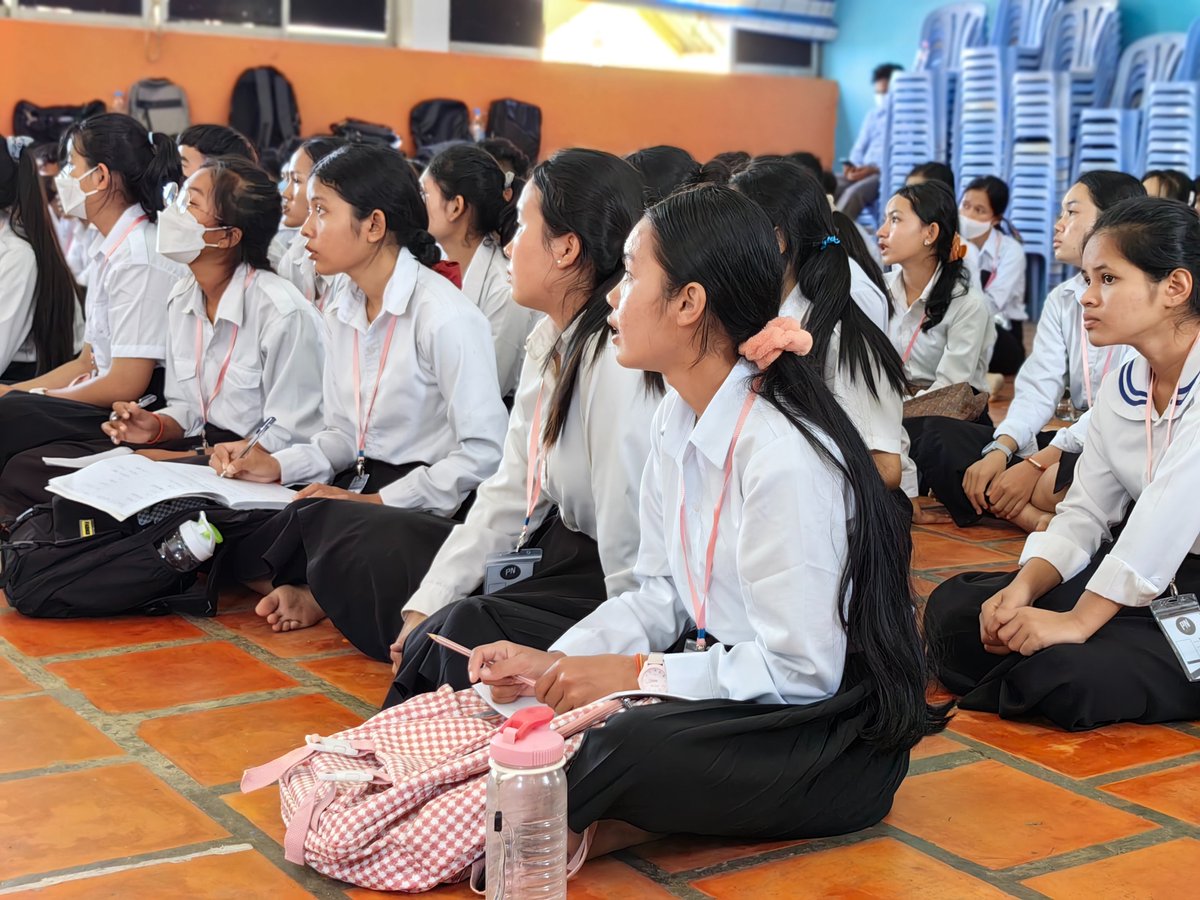 🇰🇭 Start of the school year for 75 students in our center in #Cambodia! After 2 years training in our center, they will have all the skills to find a quality job for life! 🎓
#qualityeducation #education #digital #tech #training