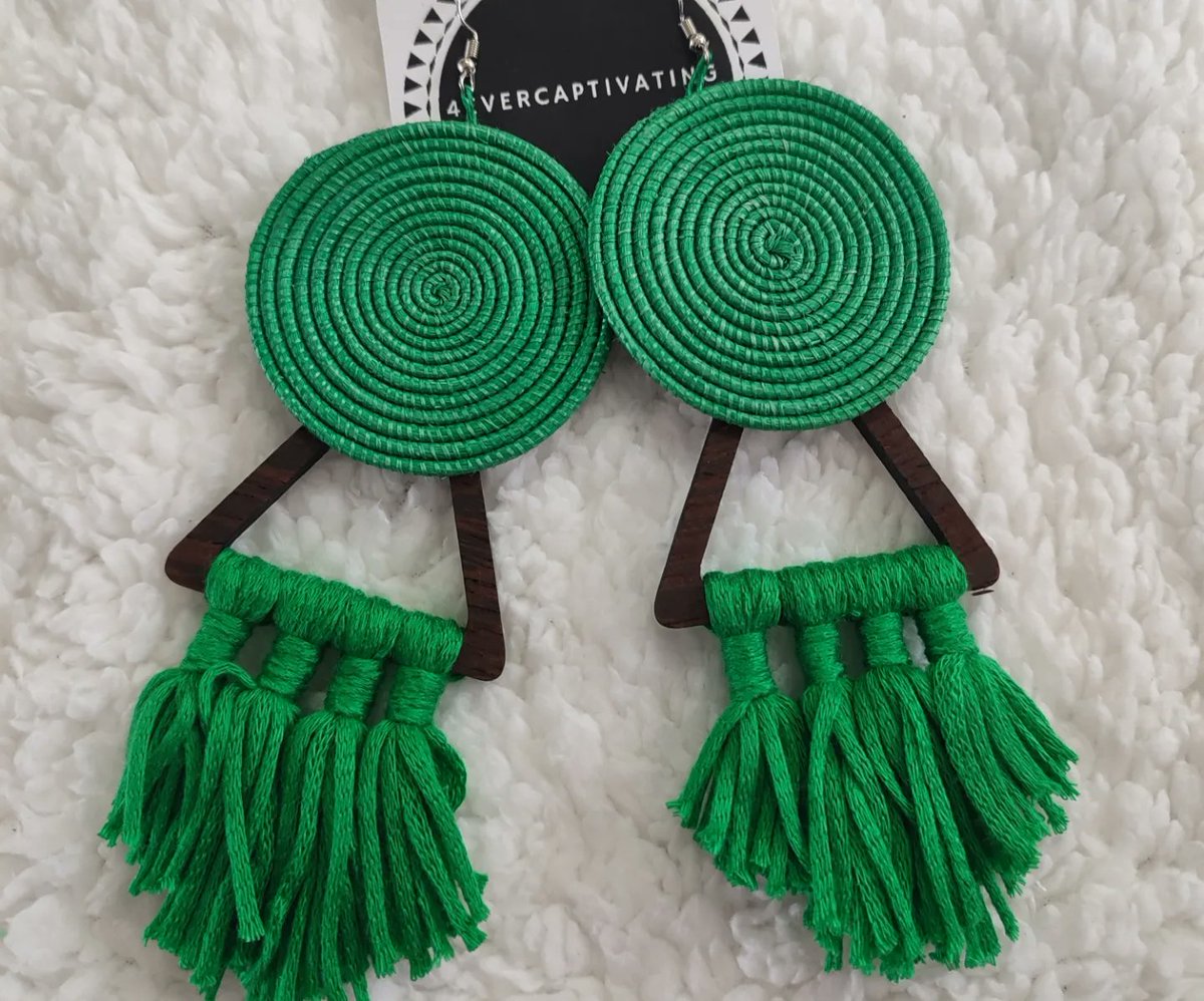 4EvaCaptivating's tweet photo. Ear Candy 😍
F 1 &amp; 2 - R150 only
F3 &amp; 4 - R120 only

Contact: 061 415 7260
Courier: Nationwide
IG: 4evercaptivating https://t.co/OSHMnOT9Lk