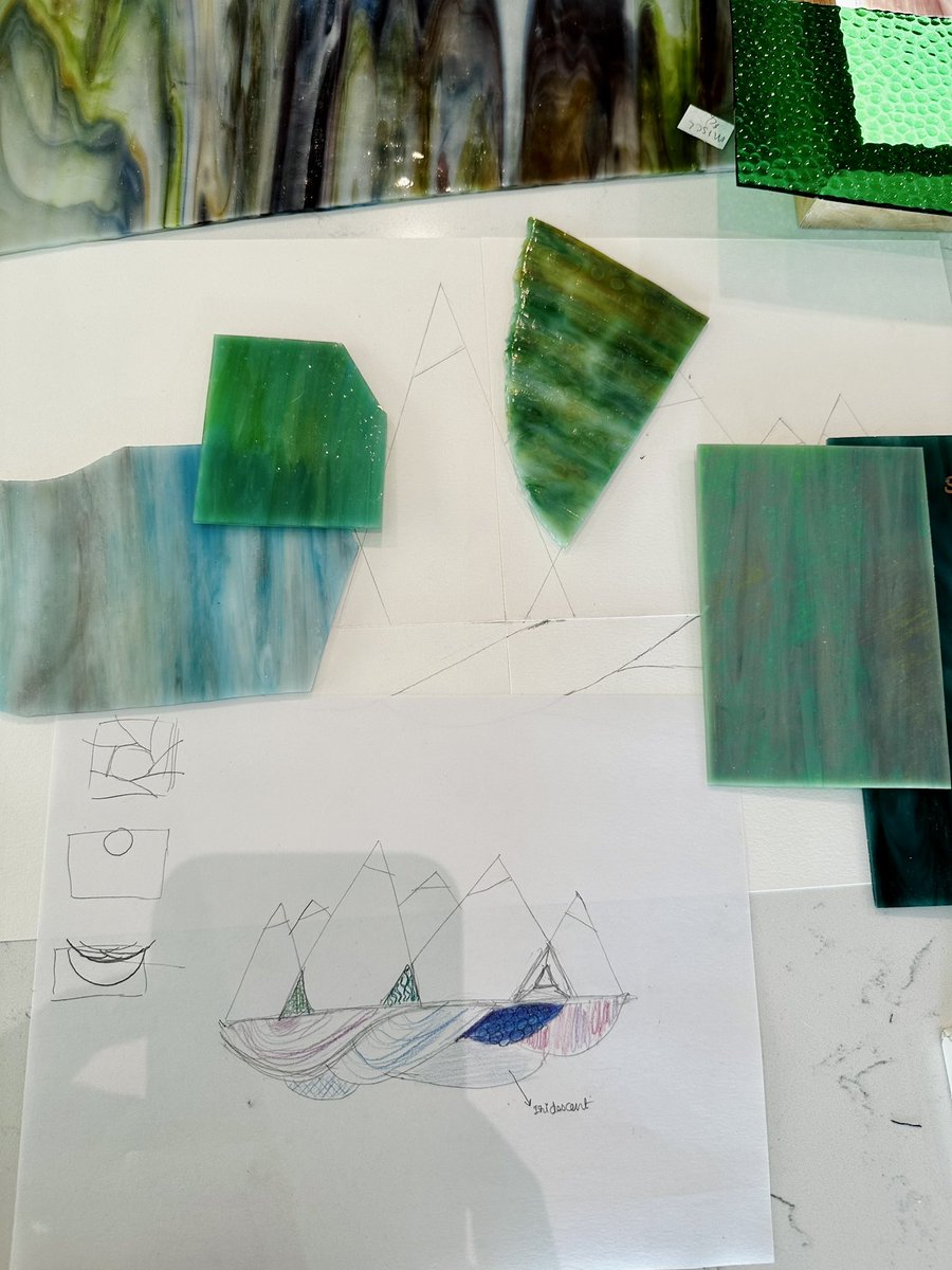 supg0x80's tweet image. My first *ambitious* stained glass art project - all the way from a concept on a paper to finished piece of art ✨

This is my abstract representation of all the amazing views I saw on my hikes in 2022! ⛰🌲🌊