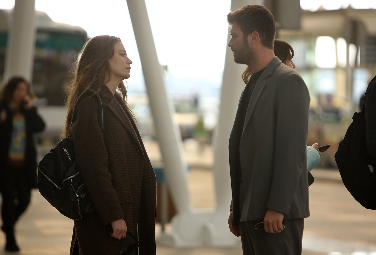 huyde12's tweet photo. Serenay Sarıkaya ve Kıvanç Tatlıtuğ'un başrolde yer aldığı #Aile'den ilk kareler yayınlandı 💥 https://t.co/rq5DGltAcz