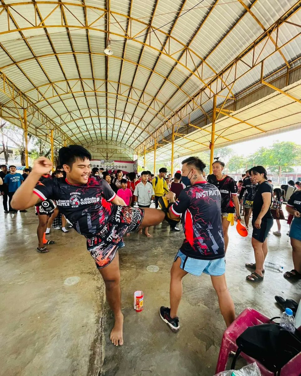 PepoSurachet's tweet photo. เตะให้เด็กมีคนด��...ดูแล
#วันเด็กแห่งชาติ #บึงสามพัน #เพชรบูรณ์ https://t.co/fhBiTJJA5D