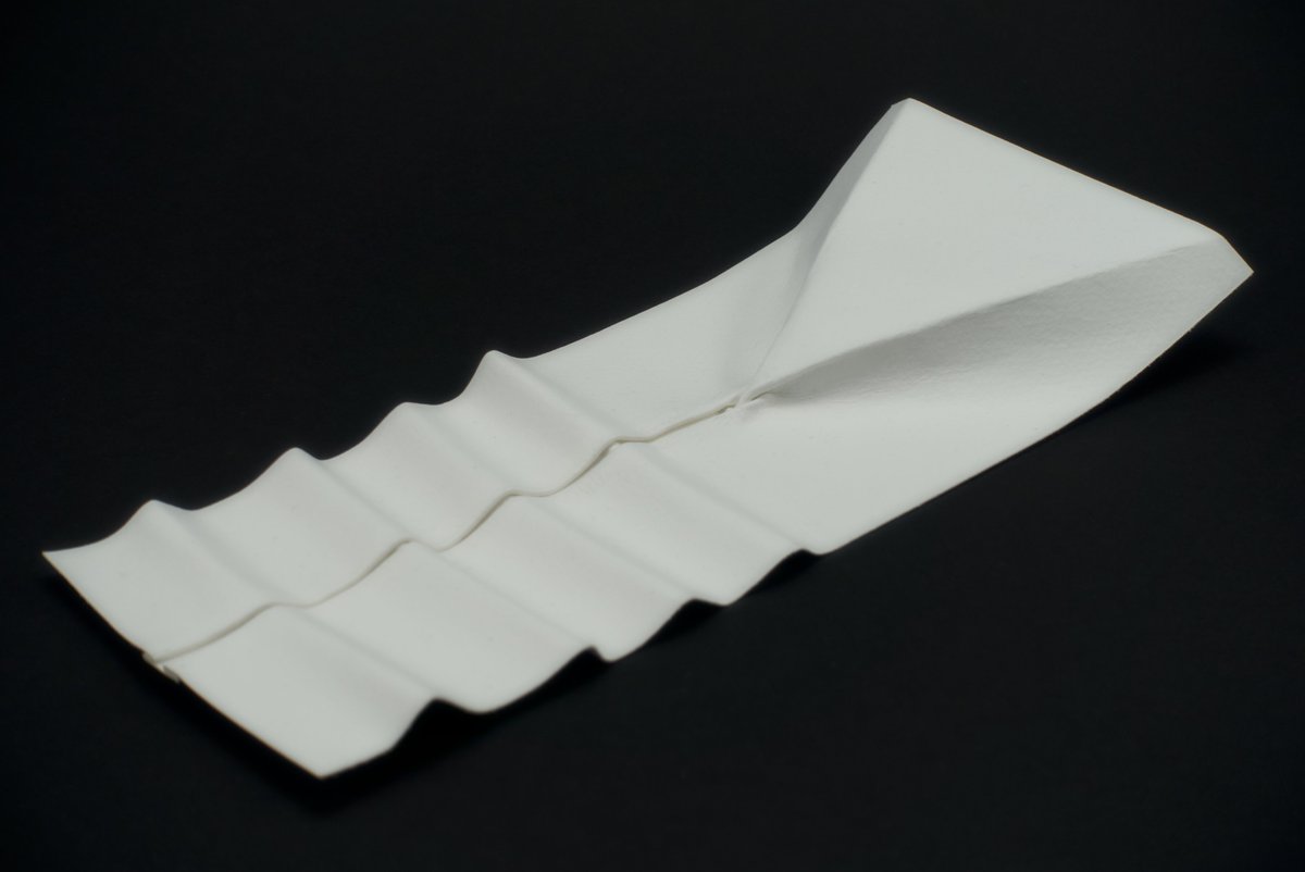 mkosmul's tweet photo. Redoubt. This #origami design was inspired by the Polish poem #RedutaOrdona (Ordon’s #Redoubt) by #AdamMickiewicz, loosely based on the 1831 Russian assault on Warsaw. More: https://t.co/J2izKgr40E
#reduta #literature #poetry #mythos #minimalism #wetfolding #MichałKosmulski https://t.co/1NtXYmwfjp