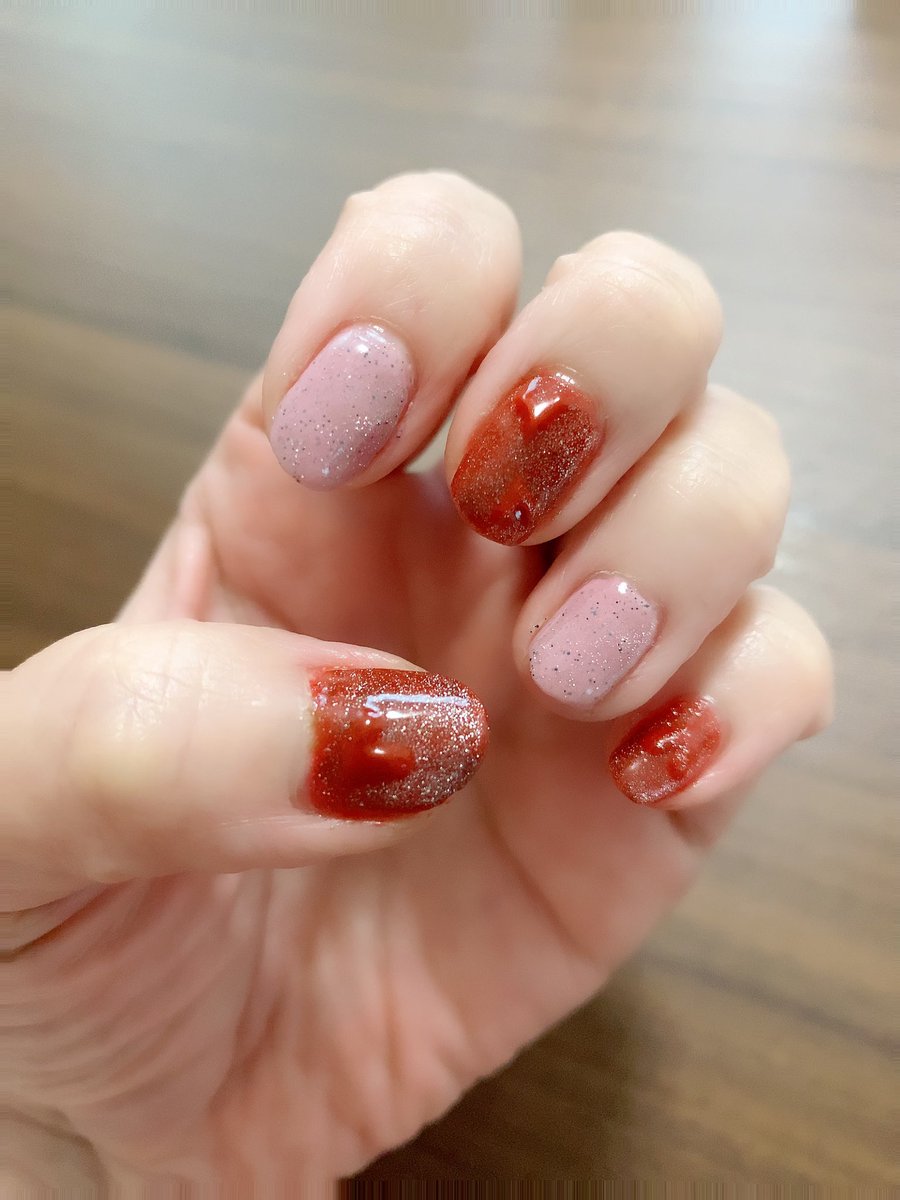 yue_lune_tsuki's tweet photo. ネイル変えましたー！💅★*
HOMEIスタッフ🫶ゆりりさん 紹介のデザイン真似っ子してみました❤️ @HOMEI_nail 
先日のネイル工房さんの購入品も一緒に使ってみたよ❥❥
#homeiインスタライブ #マグネットジェルネイル #スペシャルトップジェル #ne101 #wg21 #ネイル工房 #firstlove17  #福袋Myway https://t.co/fIlXgCjnXo