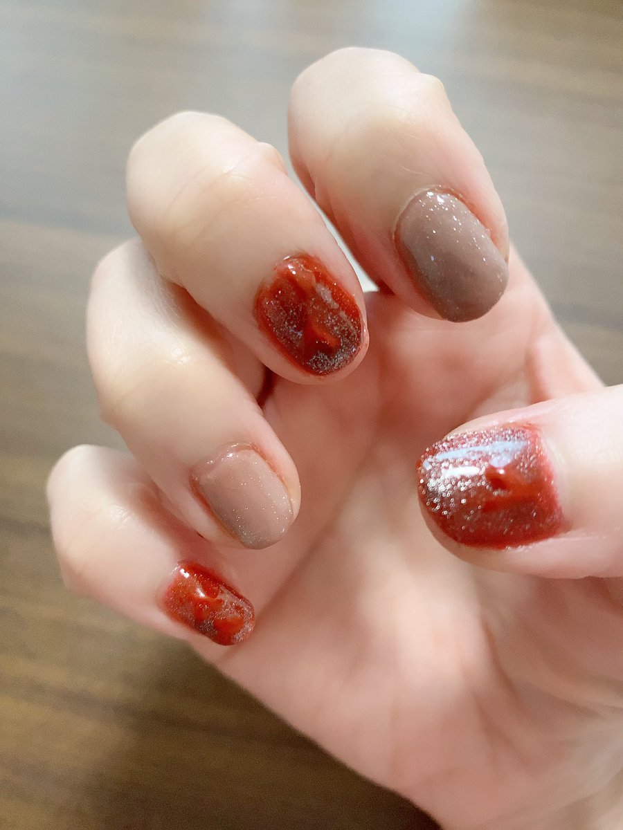 yue_lune_tsuki's tweet photo. ネイル変えましたー！💅★*
HOMEIスタッフ🫶ゆりりさん 紹介のデザイン真似っ子してみました❤️ @HOMEI_nail 
先日のネイル工房さんの購入品も一緒に使ってみたよ❥❥
#homeiインスタライブ #マグネットジェルネイル #スペシャルトップジェル #ne101 #wg21 #ネイル工房 #firstlove17  #福袋Myway https://t.co/fIlXgCjnXo