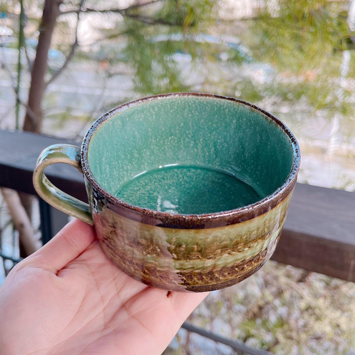 s_w_happiness's tweet photo. 深緑のラオス展
今期もラオス展に合わせて器を選びました😊
波佐見焼のスープマグ、マグ、お茶碗
飛びカンナや打ち刷毛といった民芸を代表する技法に色釉を合わせたり、直線的なフォルムに仕上げることでアンティークのような趣。
食洗機❌
レンジ❌
直火❌
#ラオス展
#佐賀 https://t.co/AxabvdS637
