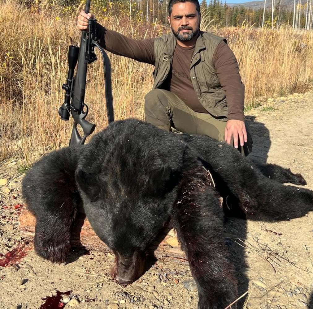 CBTHunting's tweet photo. He’s BRITISH. 
His name is SYED RIZWAN. 
He’s from ESSEX. 
And he’s a TROPHY HUNTER who kills Bears for FUN.

Help us continue to EXPOSE this EVIL - &amp; END it once &amp; for all. 

Support our investigations &amp; campaigns here: https://t.co/k1SevA3Ey7

Thank you. 
#BanTrophyHunting https://t.co/JsVP0JzVIm