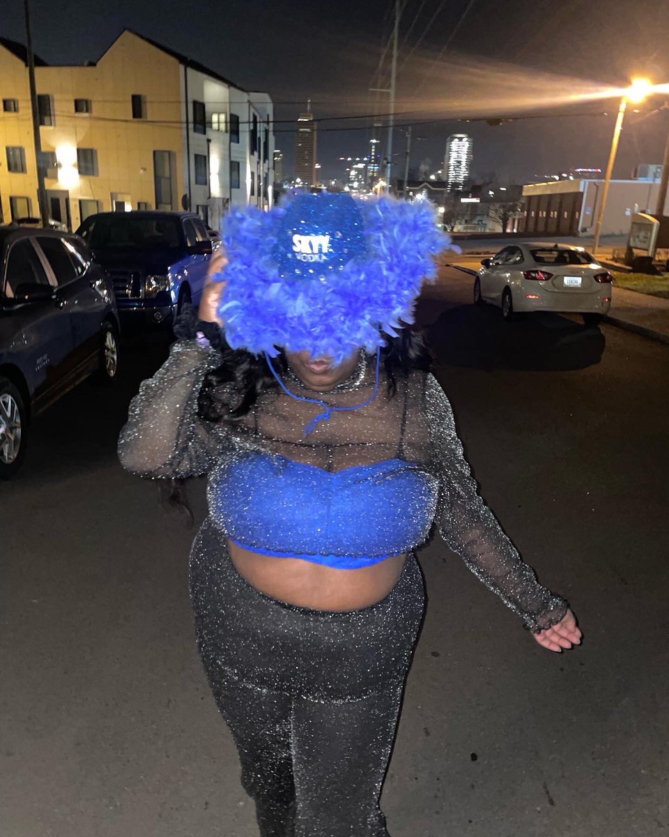 aiymur_'s tweet photo. Don’t leave a note, just leave ur man 🤫🤐🧊💙 https://t.co/kE6FV0lzp6