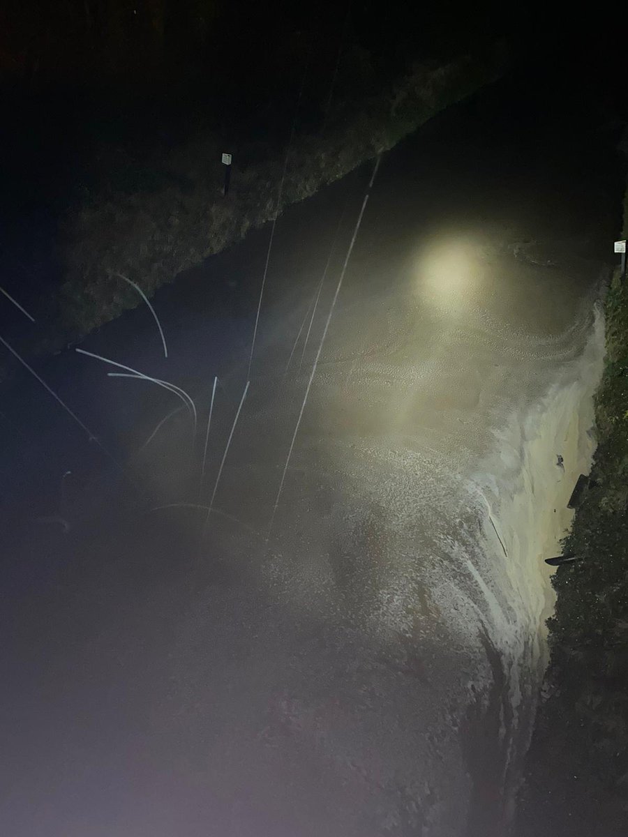 NetworkRailWssx's tweet photo. โ ๏ธ๐ง๏ธ As well as the landslip at #Hook (see here: https://t.co/43Qn7pOT9P) we have flooding at various locations affecting @SW_Help customers this morning, including #Sway, #Dunbridge and #Hamble.
Pics are of Hamble (left) and Sway (right). /1 https://t.co/GpjE5hRUlS