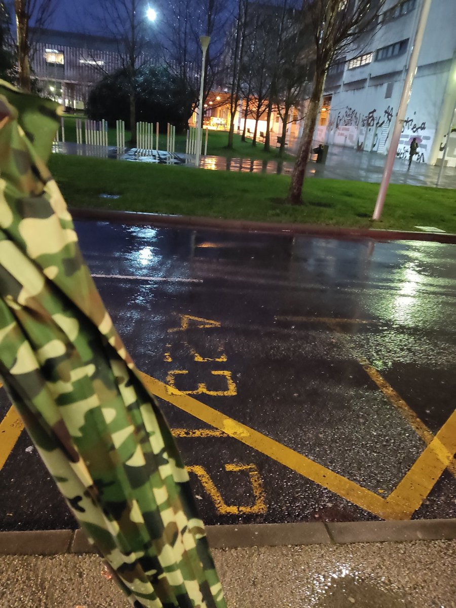 con la que está cayendo y yo sin paragüas, vaya putada... #sad #eurixeda #sovietarchitectureissodepressing