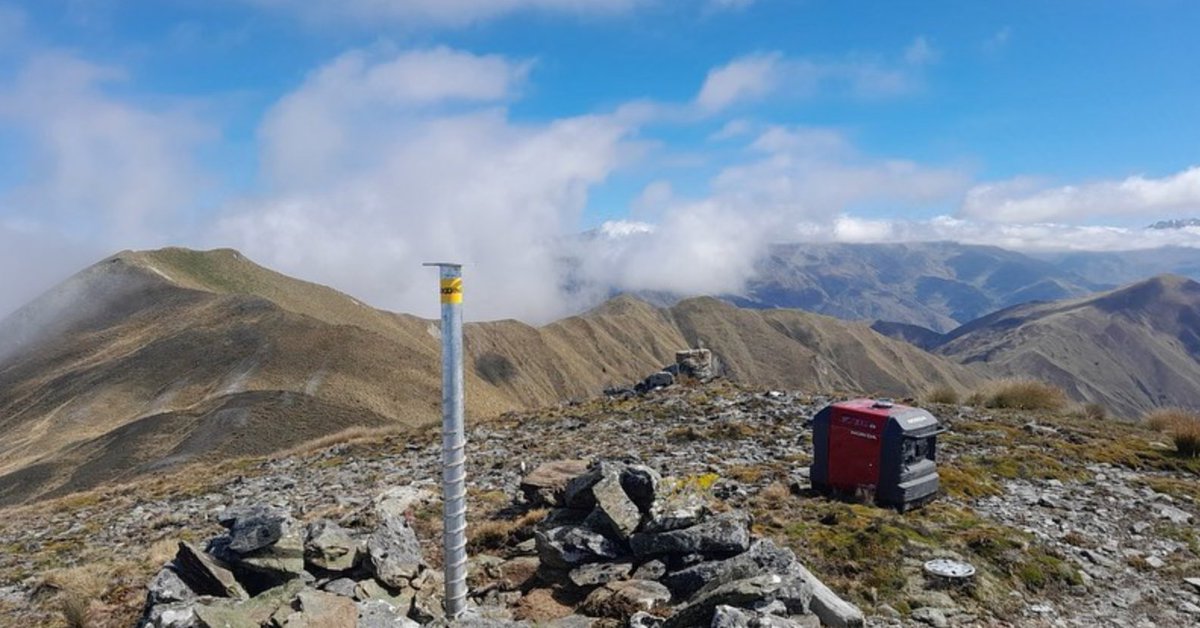 *Repost from @stopdiggingnz * 

Epic first job for the year. Working out of a helicopter today installing screws for a couple radio repeater stations for an adventure race in the Queenstown lakes district.