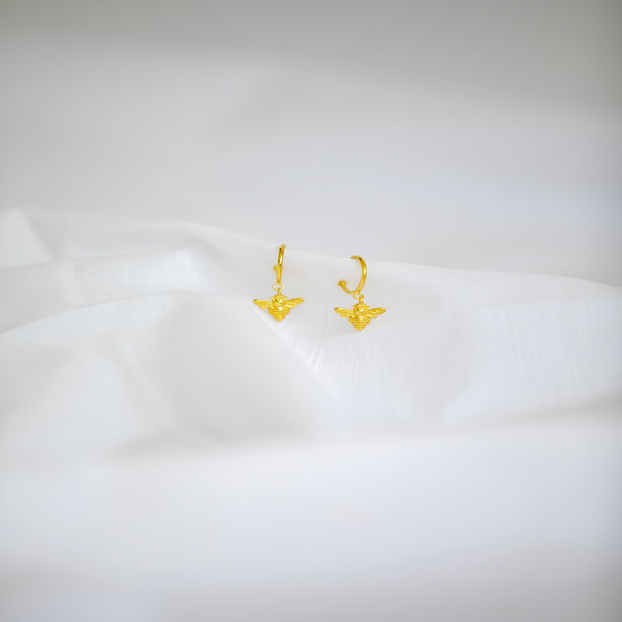 Bee happy 🧡🐝

#earrings #aestheticjewelry  #aestheticaccount #aestheticfashion #jewelrygram #earringoftheday #bali #handmadejewelry