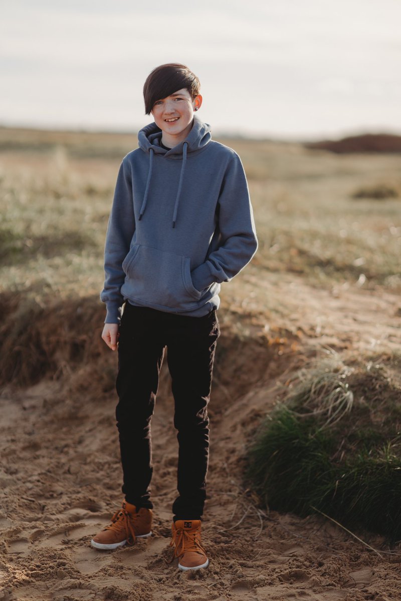 JoshRocks_gy's tweet photo. When @WabbySabbyLtd asks you to model for them and they make you a custom hoodie it's always a good day 🤘🏻⚡️ #Mondayvibes #Monday #modelforaday #musician #wabbysabby #joshrocks #guitarist #singers #songwriter https://t.co/CQpEarf5Db