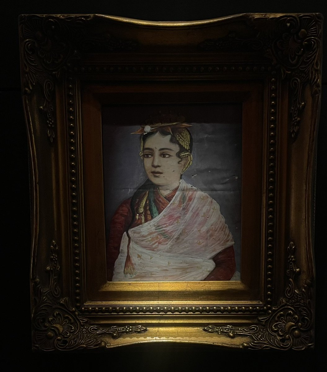 MoNepaliArt's tweet photo. Portrait of a young lady! 
Artist : Unknown 
Subject: Unknown 

#museum #art #museumofnepaliart #monawowfactor #visitamuseumtoday #portrait https://t.co/qxoSIyoG4S
