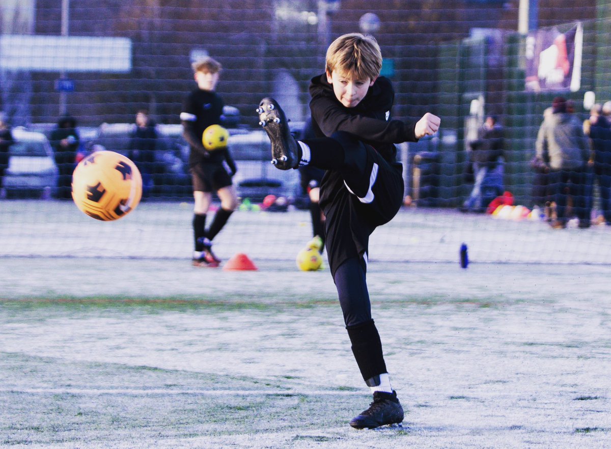 necoachingco's tweet image. Kicking off the week in style with our new sessions at Jesmond Park Academy tonight. 
Have a great Monday everyone ⚽️! 
#advanceddevelopment #footballcoaching 
#northeastfootball 
#newcastleupontyne 
#northeastcoachingco