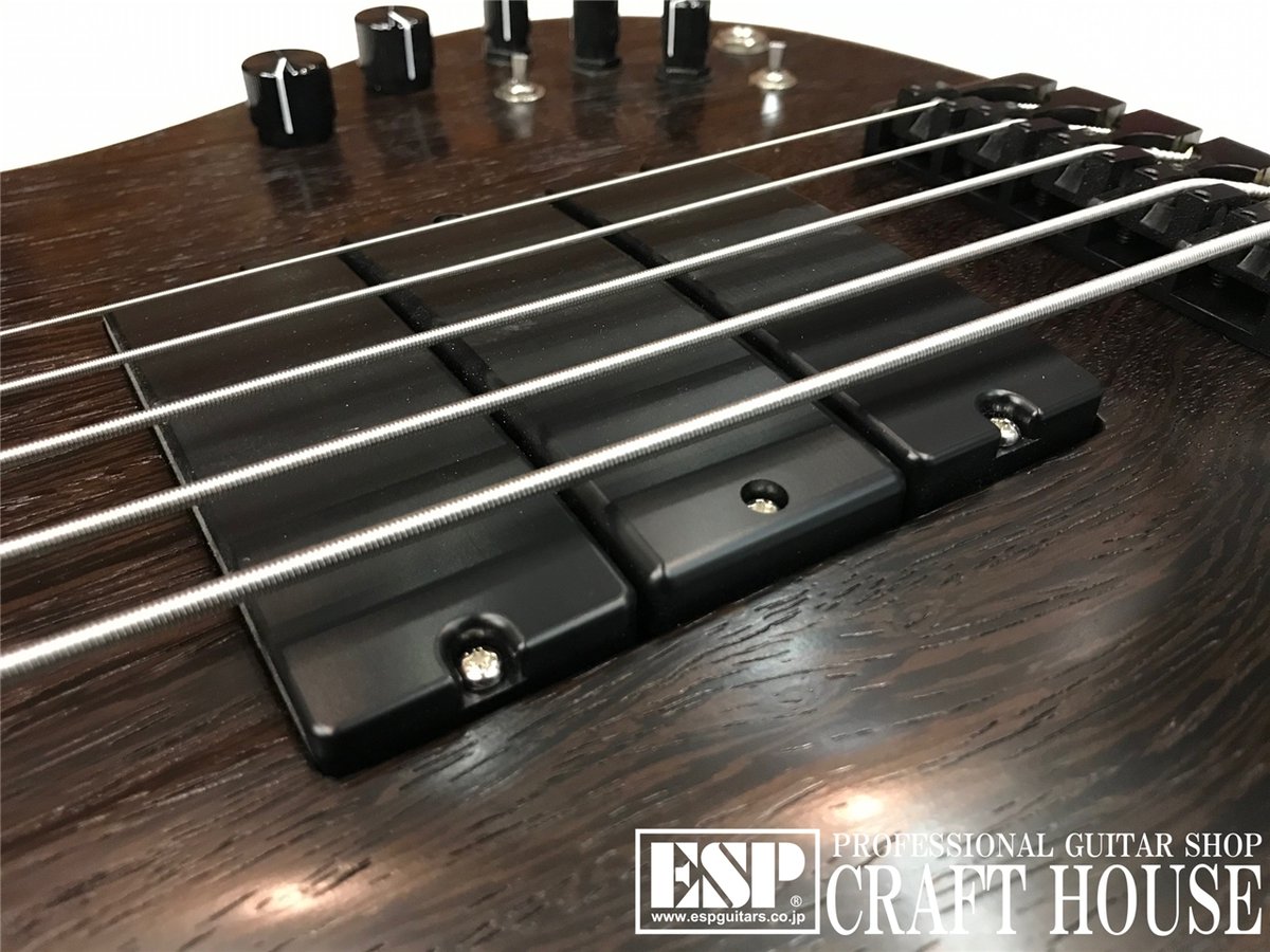 espcrafthouse's tweet image. 🎊【新春初売り】🎊
現在、新規受注停止中の 

『ESP HALIBUT #Harf Mat Old Natural』が 今なら即納可能です‼️

🎍デジマート🎍
⇒digimart.net/cat03/shop22/D…

#ESP渋谷40th
#espguitars