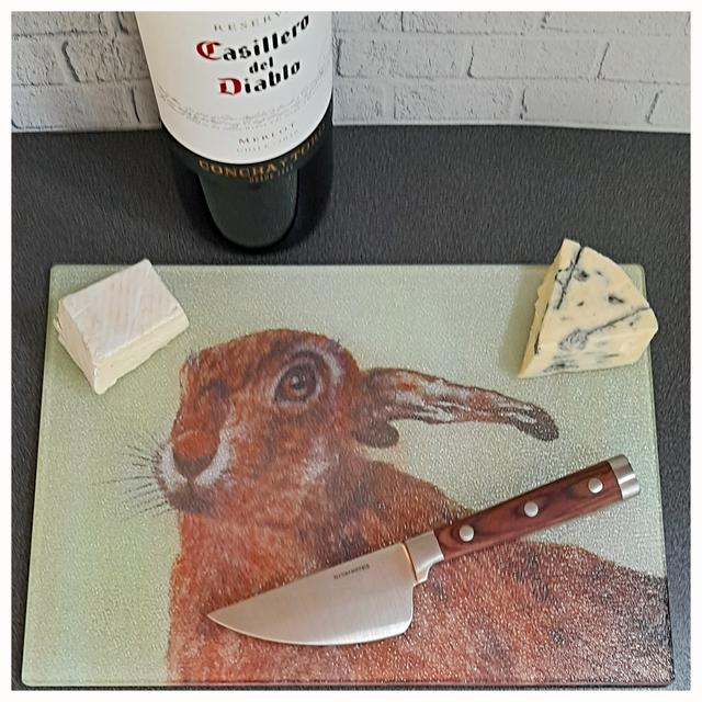kblacey's tweet photo. A practical spring gift that will look great in any kitchen. Cheese or chopping board that can double as a surface protector too https://t.co/rXyLK90Uoz
#EarlyBiz #hares #kitcheware #MHHSBD https://t.co/Dx6sfKDMCO
