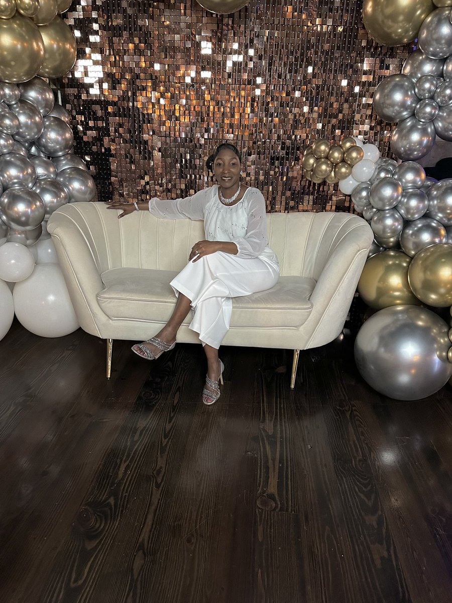 hart0623's tweet image. You know @iamedvante you must hold a “special place” in my heart for me to have came out and helped you celebrate your 33rd birthday on my special day but it was well worth it. I truly enjoyed myself. #chapter44 #allwhiteparty #CapricornSeason