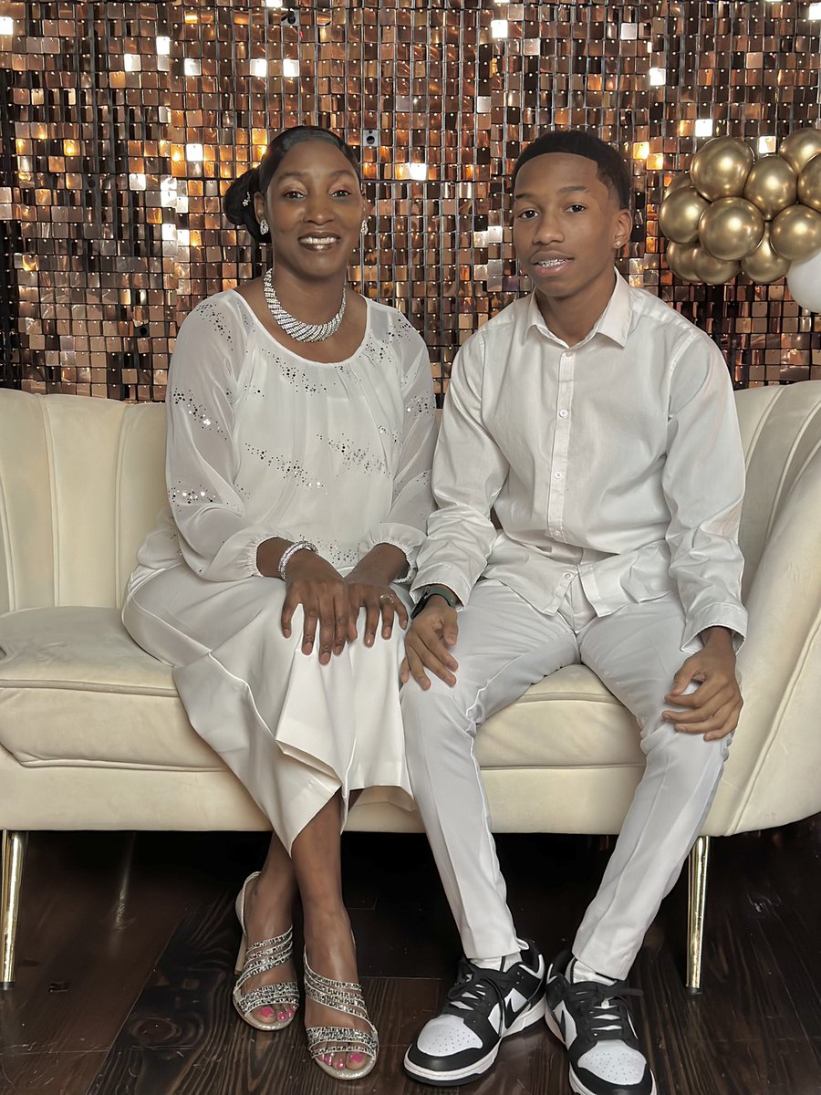 hart0623's tweet image. You know @iamedvante you must hold a “special place” in my heart for me to have came out and helped you celebrate your 33rd birthday on my special day but it was well worth it. I truly enjoyed myself. #chapter44 #allwhiteparty #CapricornSeason