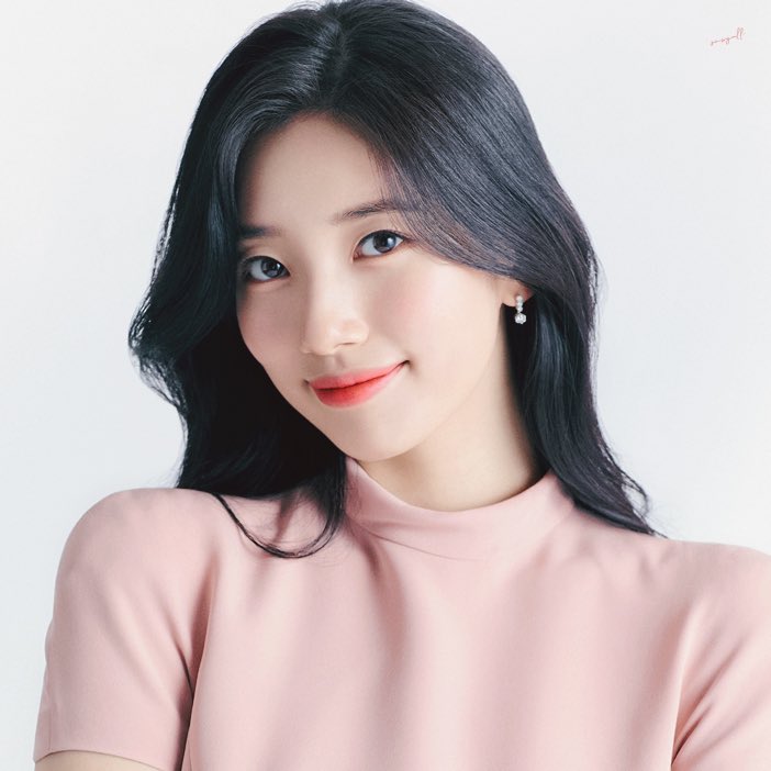 suzyall's tweet photo. 안나 언론사 인터뷰 특집 화보 고화질 보정 32pics #수지 #SUZY #ANNA 

 ▫️ https://t.co/s0ht4so2mT https://t.co/QhmnYzZFou