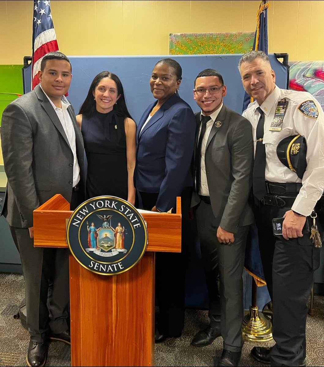 It was a honor to have members of the #SGPDNY and Sea Gate President Robbin Paraison attend the Hon. Senator Jessica Scarcella-Spanton of the 23rd Senate District inauguration. 

We look forward working with your office on improving public safety within the Sea Gate community!