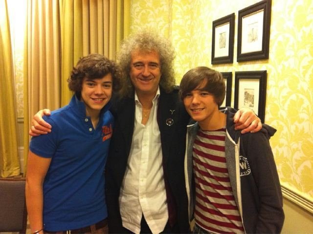 sweetcreaturebk's tweet photo. hoy son 12 años de esta foto de Harry y Louis con Brian May : tan chiquitos conociendo a sus ídolos 🤏🏼 https://t.co/AZDQooEP34