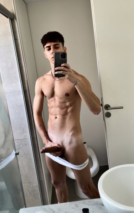 need some help with this morning wood 😛🔥🔥 https://t.co/kJqjMfPfhw https://t.co/PC4X0WoZDW