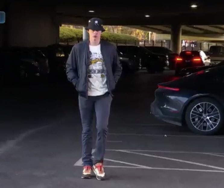 BarstoolBigCat's tweet photo. Bucket hats back? https://t.co/YerdGhR8Y3