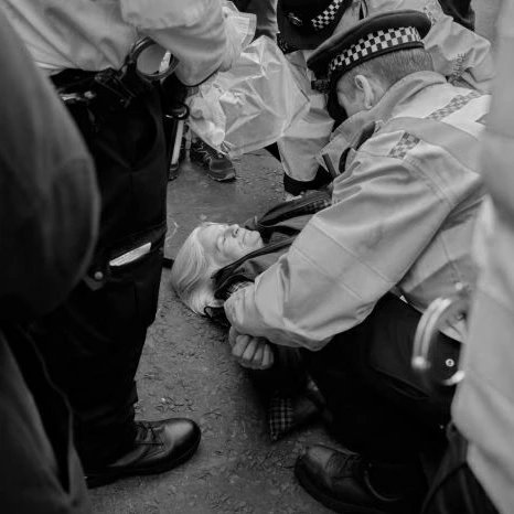 IndustrialCoas1's tweet image. No locking on.  Don&apos;t make too much noise.  Now, don&apos;t walk slowly.

Crack on and protest though.  You do live in a democracy after all.

#industrialcoast #cassettes #protestandsurvive #conservativebritain