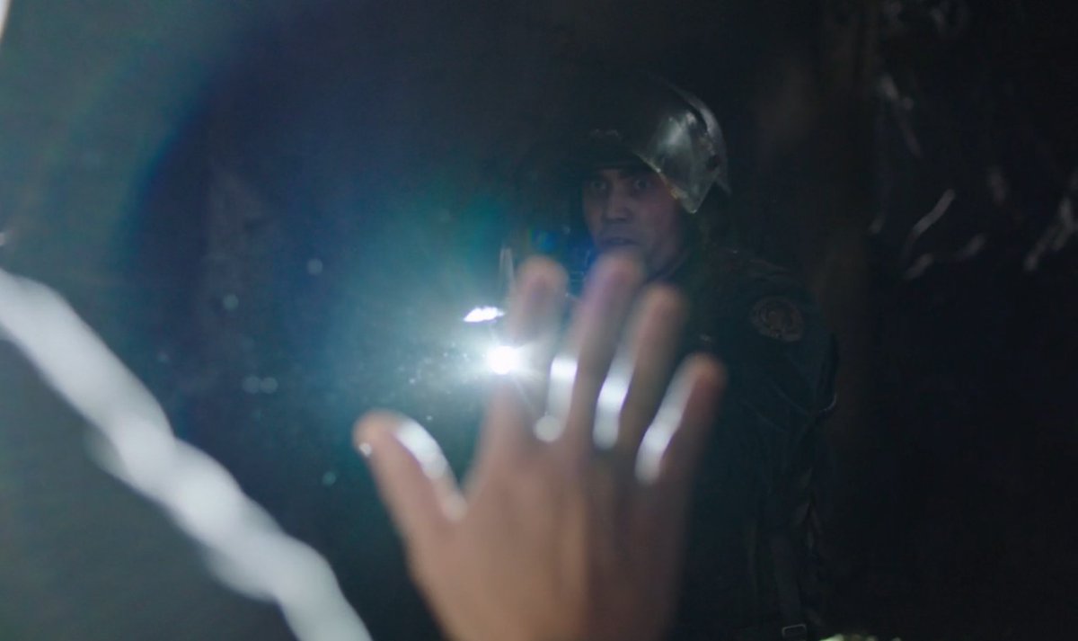 AbbyStanAccount's tweet photo. we all knew what he was thinking before they even showed the flashback #TheLastOfUsHBO https://t.co/0k2dFrpJD5