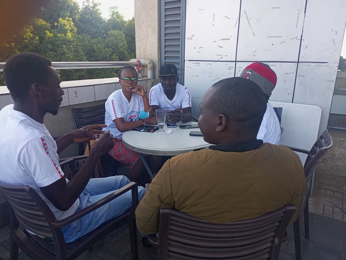 floricsinitiat1's tweet photo. @FloricsI setting our resolutions and calendar plan for the year 2023. What a nice way to begin the year. A home of reality and #safespace for the young people. #FloricClubInitiative #EndHIV https://t.co/ilOTjT8IbB