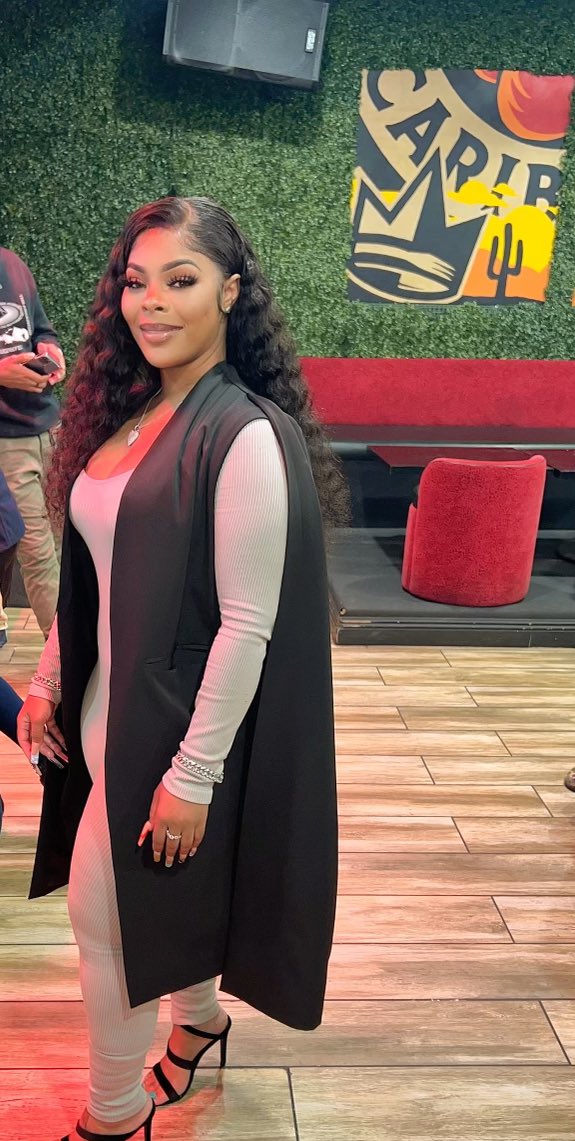 MzBoss4eva's tweet photo. Perfectly imperfect 🧚‍♀️ https://t.co/6mK2rp1pJq