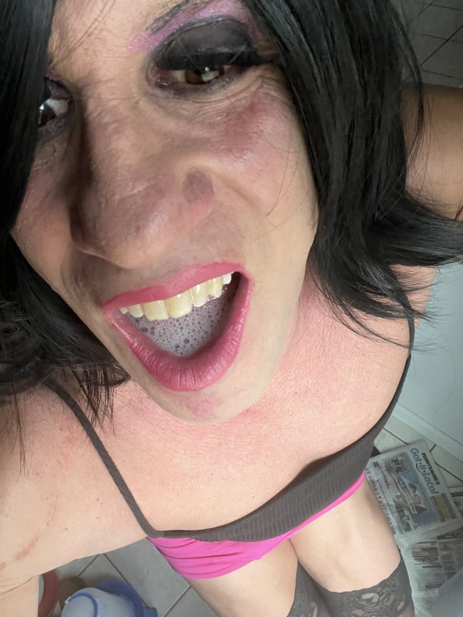CupcakeLove71's tweet photo. #sunday #night #snack what do you think real #load in my #mouth or #fake ?? #crossdressing #crossdresser #loadwhore #cumslut #mask #love https://t.co/y3XLFRisKE