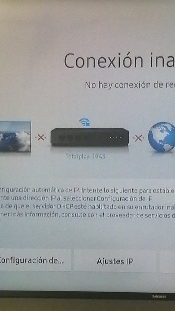 YARIR's tweet photo. @totalplaymx Mi cuenta es la 0105159212 y mi TV no me permite conectarme a internet, dice que es problema de mi proveedor de internet, me ayudan por favor? Su número 800 no funciona desde hace media hora. https://t.co/KFS0fbzMoi